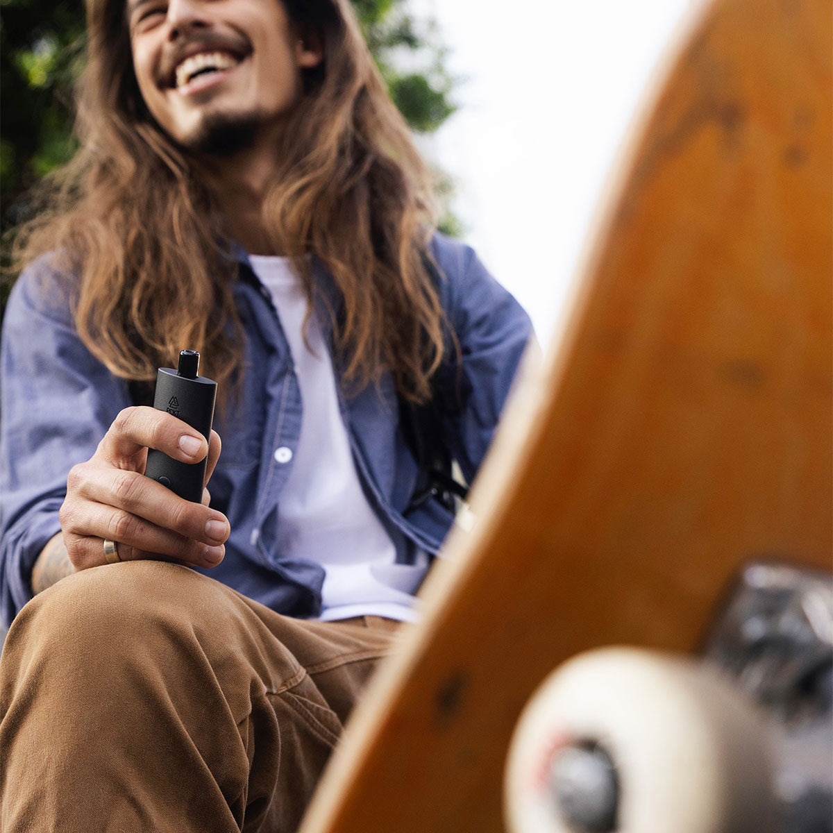 Skater vaping pckt vape device